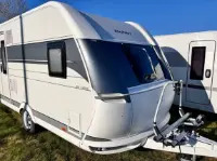 HOBBY 400 Sfe Deluxe. Ac/Golvvärme/Tält/Cykelställ.2021