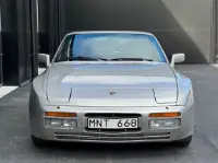 Porsche 944